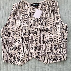 Alice Blue Cream Vest with Black Botanical Print